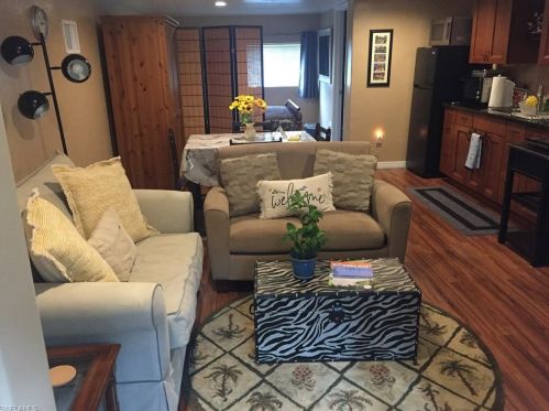 4215 Kathy Ave, Naples FL 34104-4028 exterior