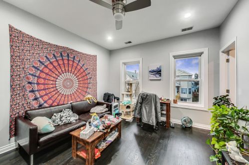 2338 18 Pl, Chicago IL 60608-2560 exterior