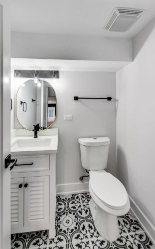 3800 Eddy St, Chicago IL  60618-5014 exterior