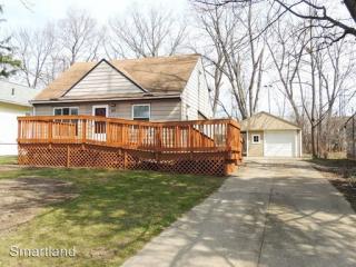 60 Dewhurst Ave, Cleveland OH  44146-2010 exterior