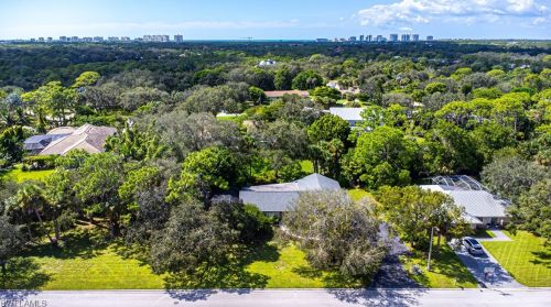 155 Old Tamiami Trl, Naples FL 34110-1170 exterior