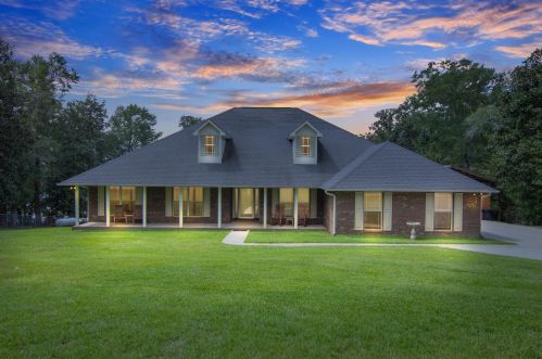 343 Lake Holley Cir, Defuniak Springs, FL 32433-7219