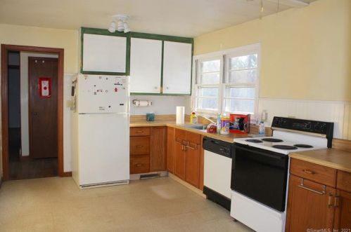 65 Highview Dr, Torrington CT 06791-1921 exterior