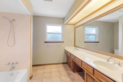 8911 Clayco, Dallas TX 75243-6362 exterior