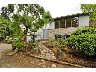 1708 120 St, Seattle WA  98125-5530 exterior