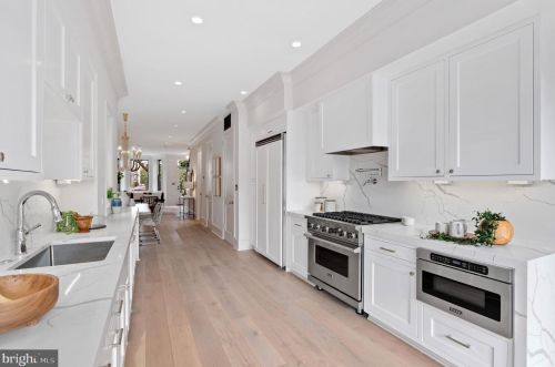 1744 T St, Washington DC 20009-7102 exterior