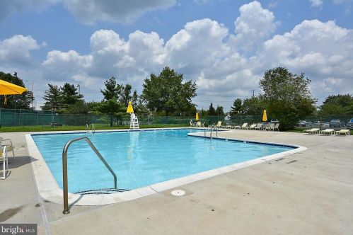 3555 Martha Custis Dr, Alexandria VA 22302-2003 exterior