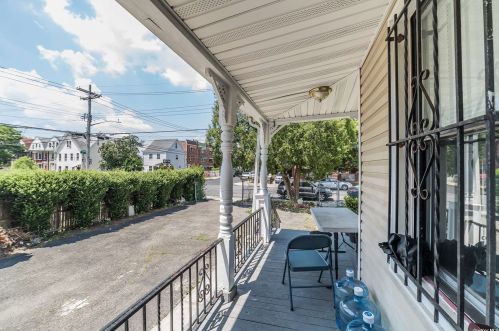 4028 Barnes Ave, Bronx NY 10466-4310 exterior