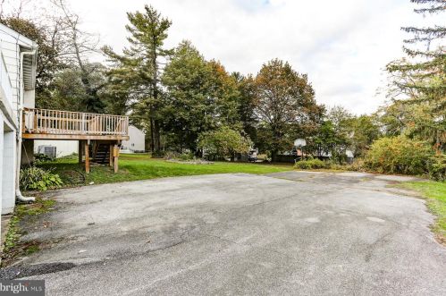 2325 Raleigh Dr, Lancaster PA 17601-2980 exterior