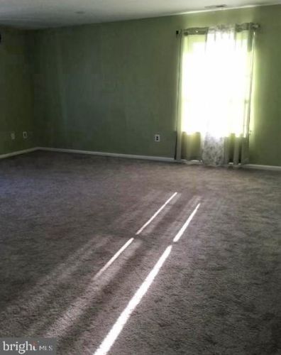 511 Ashton Ln, New Castle DE  19720-3960 exterior