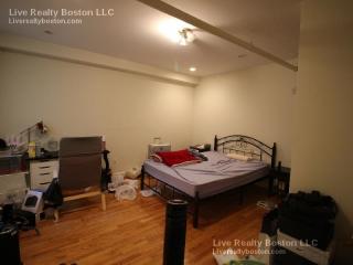 17 Euston St, Brookline MA  02446-4017 exterior