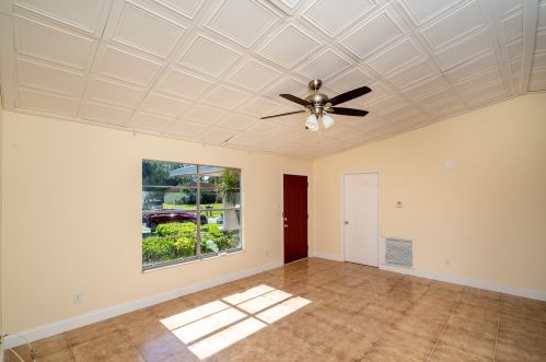 2410 Summit St, Fort Pierce FL  34984-5067 exterior