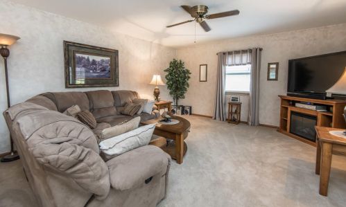 5030 20th St, Milwaukee, WI 53209-5715