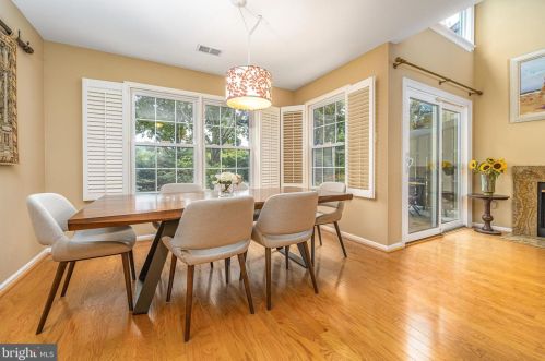 22 Chicopee Dr, Princeton NJ 08540-1826 exterior