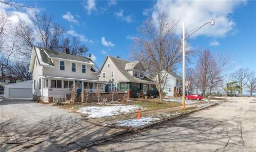 24 220th St, Cleveland, OH 44123-1106