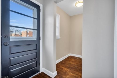 25 Morgan Ln, Bridgewater NJ 08807-3007 exterior