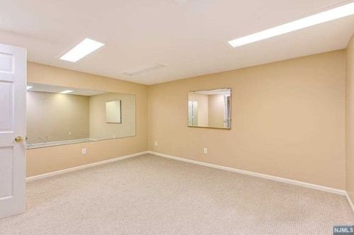 36 Saddle River Rd, Upper Saddle River NJ  07458-3205 exterior