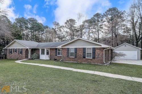 2128 Rockdale Cir, Lithonia GA 30078-3450 exterior