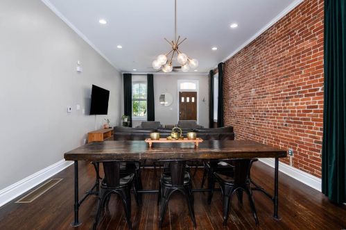 2112 Sidney St, Saint Louis MO 63104-2834 exterior