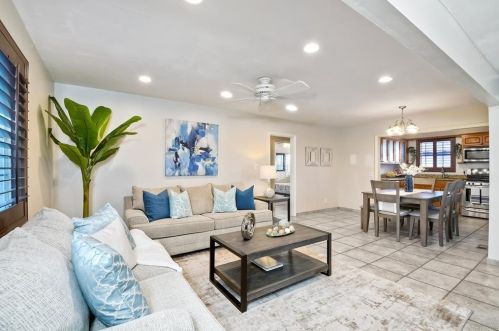 6555 Goodwin St, San Diego, CA 92111-6925