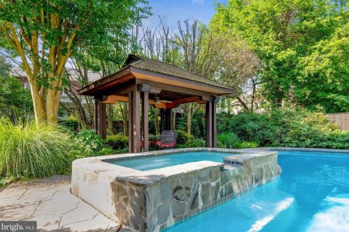 14 Glendale Ave, Alexandria VA 22301-2403 exterior