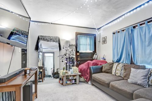 6037 Kenneth Ave, Chicago IL 60652-1108 exterior