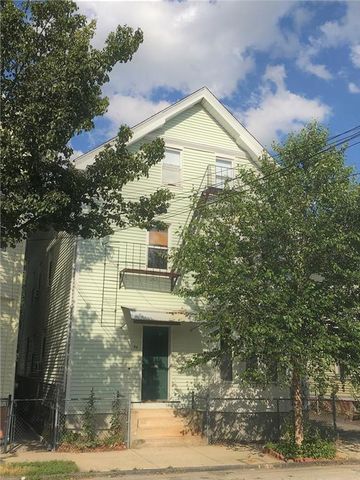 40 East St, Providence, RI 02906-3032