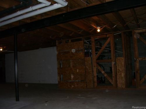 436 Romeo Rd, Rochester MI 48307-1663 exterior