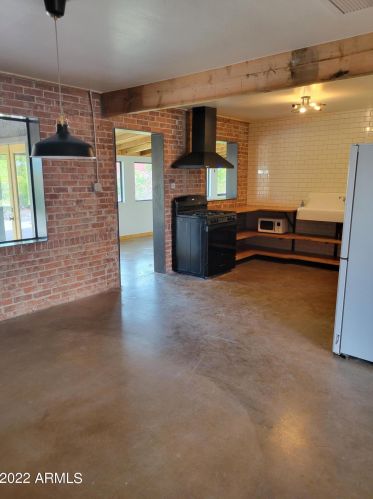 2530 Devonshire Ave, Phoenix AZ  85016-5660 exterior