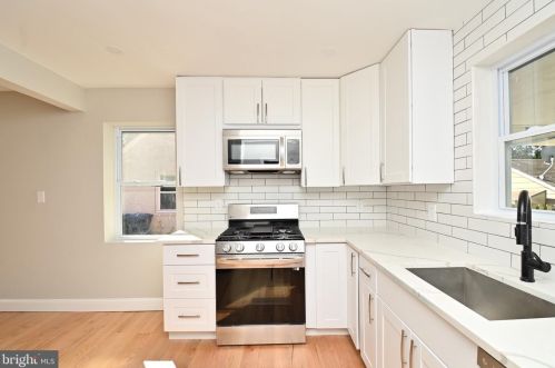 148 Moncure Dr, Alexandria VA 22314-4946 exterior