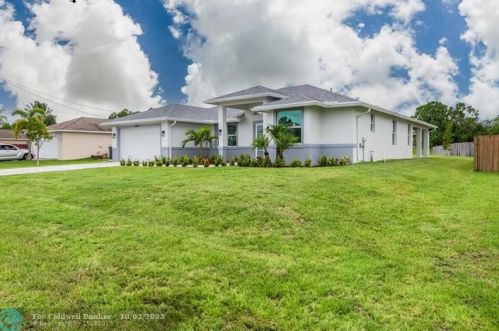 2470 Webster Ln, Fort Pierce FL 34953-5751 exterior