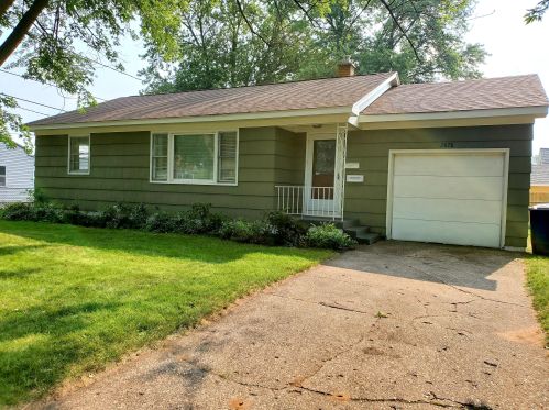 2878 Maple Grove Rd, Meskegon, MI 49441-4072