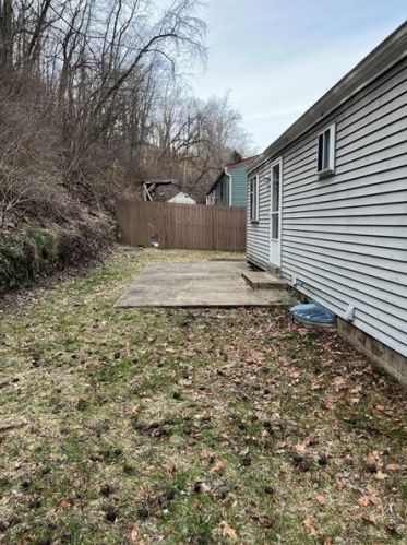 276 Hazel Rd, Pittsburgh PA 15235-3852 exterior