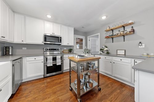 201 Rdg Ave, Bull Valley IL 60014-3421 exterior