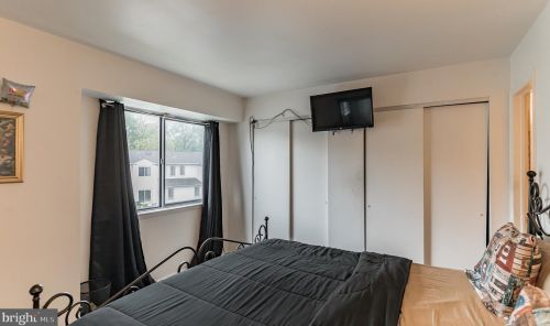 64 Liborio Ln, New Castle DE 19720-4651 exterior