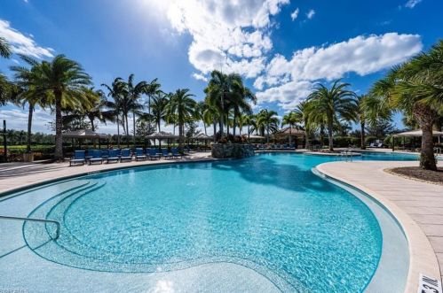 3324 Atlantic Cir, Naples FL 34119-8638 exterior