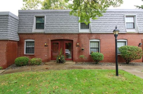 616 Carriage Cir, Pittsburgh, PA 15205-1602