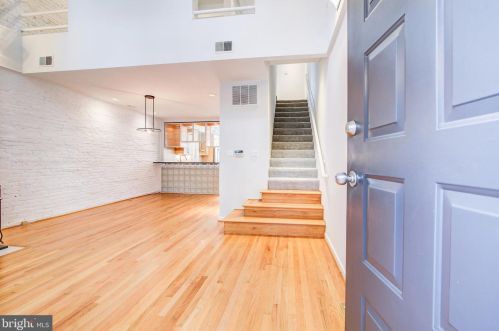 1520 Swann St, Washington DC  20009-3942 exterior