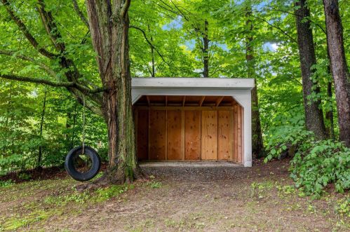 465 Josiah Bartlett Rd, Concord NH 03301-5919 exterior