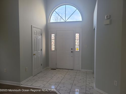 28 Marchesi Dr, Trenton NJ  08648-1306 exterior