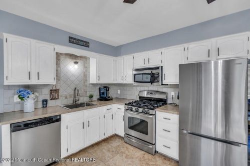 365 Western Blvd, Berkeley Township NJ  08721-2855 exterior