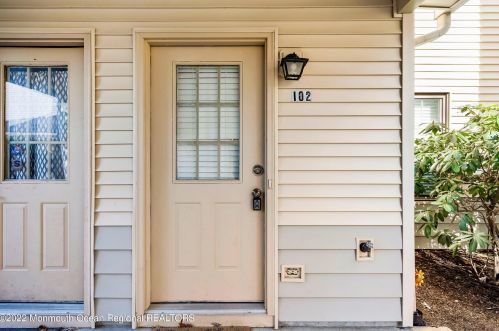 102 Daffodil Dr, Jackson Twp NJ  08527-4171 exterior