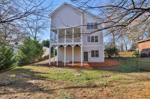 2199 Collins Dr, Atlanta GA  30318-1217 exterior