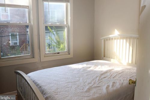 1118 Thomas St, Chester PA 19013-6422 exterior