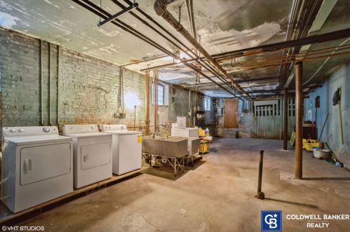 6829 Paxton Ave, Chicago IL 60649-3212 exterior