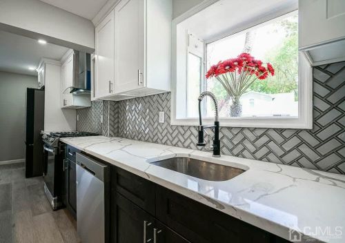 37 Sunrise Rd, Old Bridge NJ  08857-1435 exterior