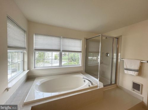 1706 Lafayette Dr, Jamison PA 18929-1643 exterior