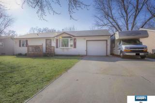 1706 Maenner Dr, Omaha NE  68114-1658 exterior