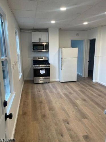 170 Burgess Pl, Passaic Park NJ  07055-3231 exterior