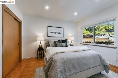 154 Avenida Dr, Berkeley CA 94708-2145 exterior